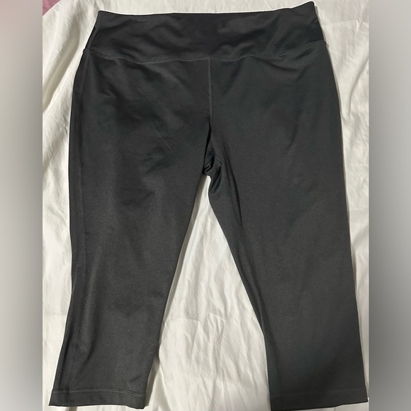 Athletic Works Women’s Dri-More Fitted Crop Leggings- Size XXL - Picture 4 of 6